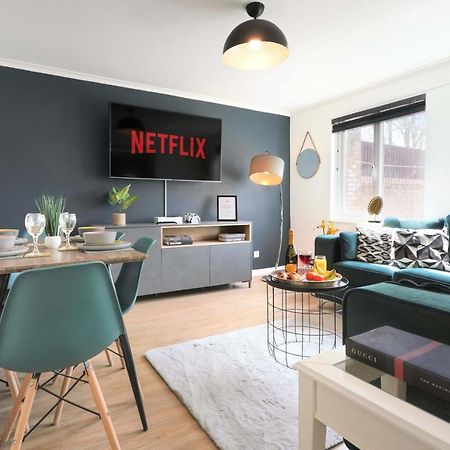 Central Mk House With Free Parking, Fast Wifi, And Smart Tv With Xbox, Sky Tv Packages And Netflix By Yoko Property Milton Keynes Ngoại thất bức ảnh